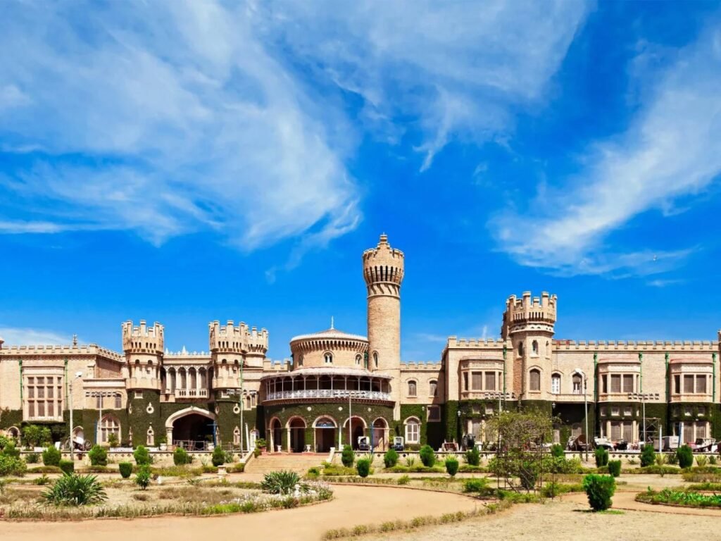 Crafting the Sovereign Sojourn: A Guide to Custom India Tours in 2026